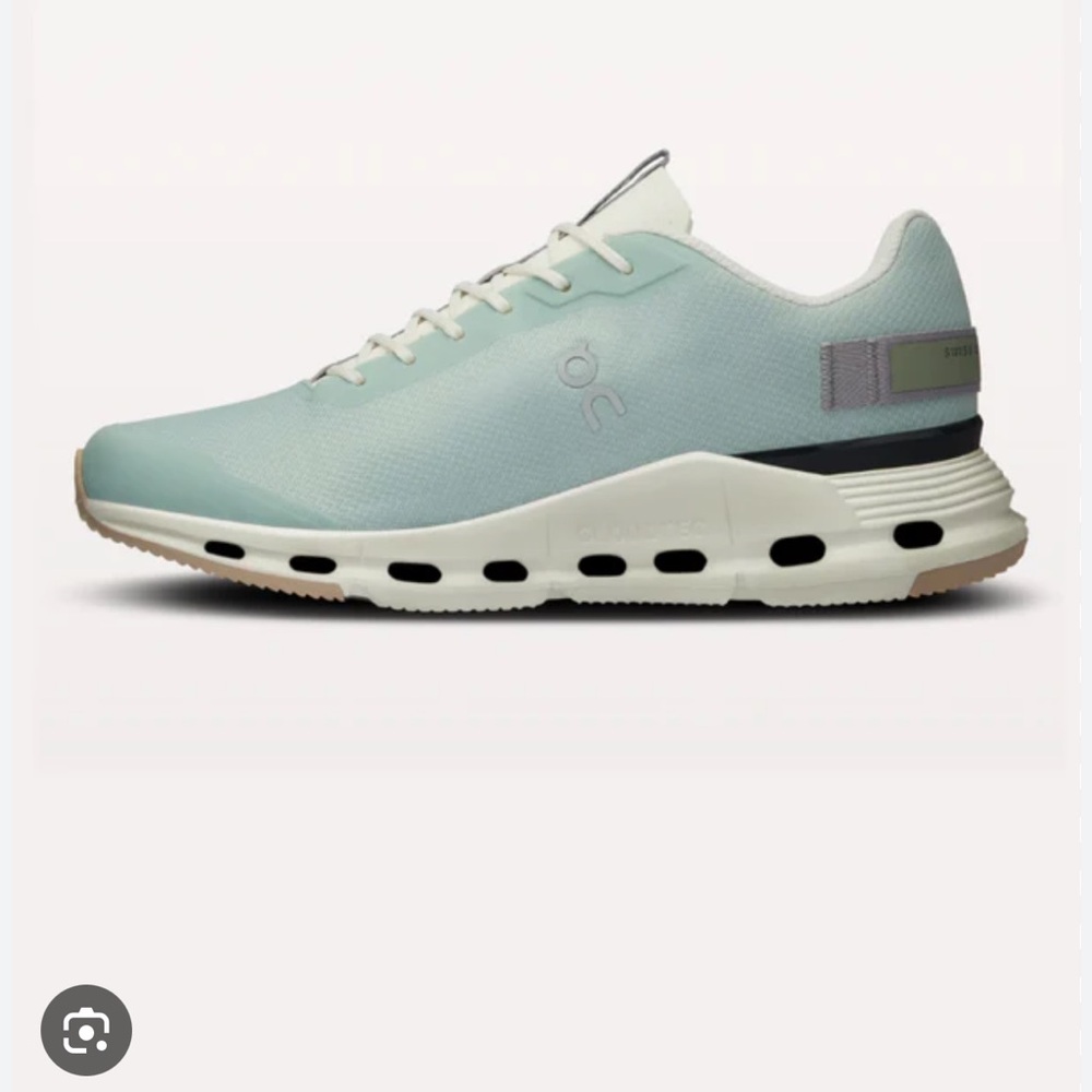 On Running women’s cloudnova form